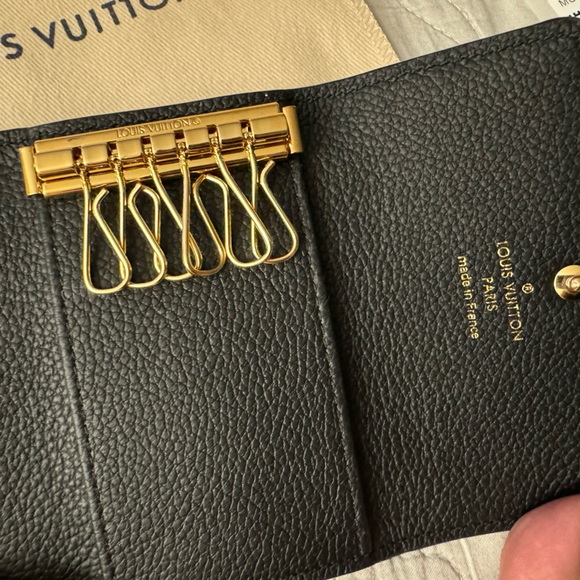 Louis Vuitton 6 Empriente 6 Key Holder - Picture 6 of 6